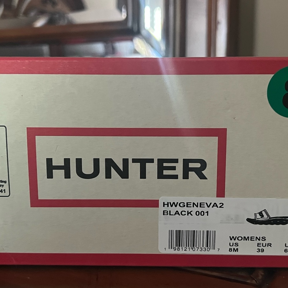 Hunter Black Rain & Snow Slip-On Sandals with White Accents. New in Box - Picture 6 of 7